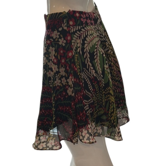 Urban Outfitters Black Multi Floral Chiffon Mini Skirt Size Small - Picture 10 of 11